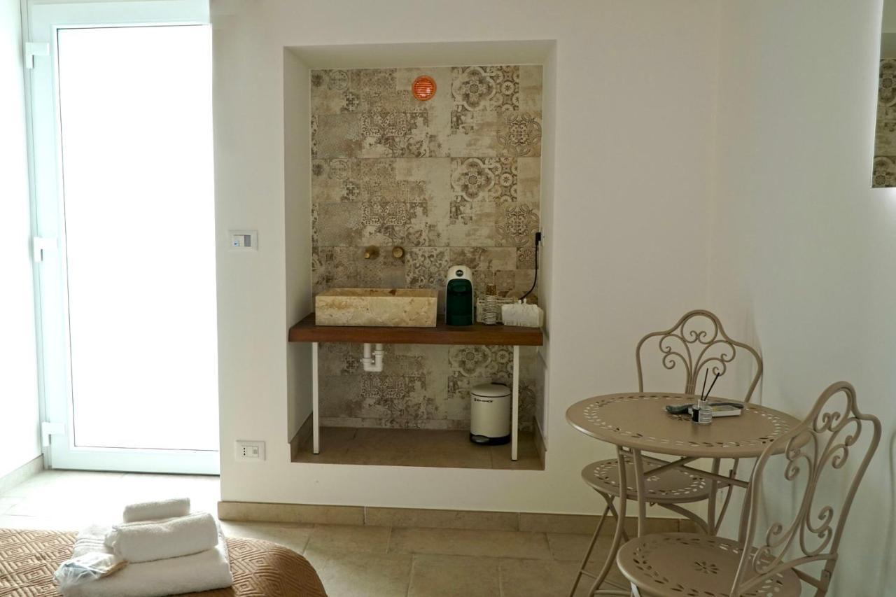 Suite 141 - Luxury B&B โมโนโปลี ภายนอก รูปภาพ