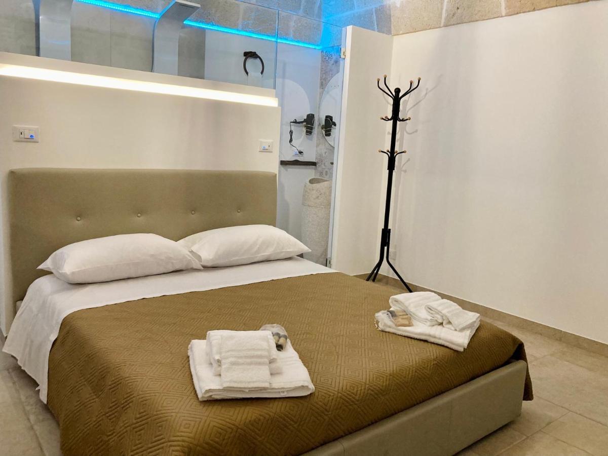 Suite 141 - Luxury B&B โมโนโปลี ภายนอก รูปภาพ
