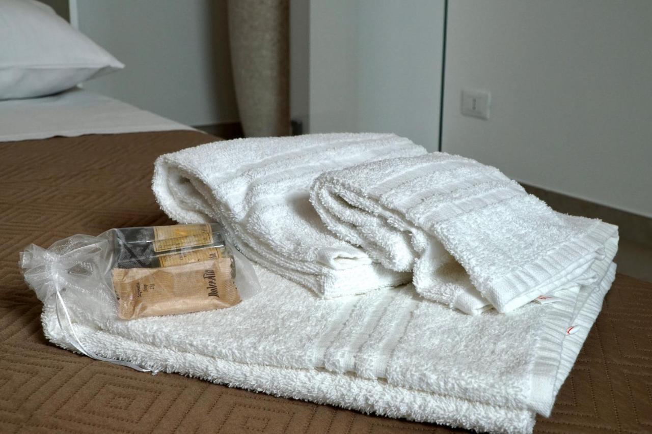 Suite 141 - Luxury B&B โมโนโปลี ภายนอก รูปภาพ