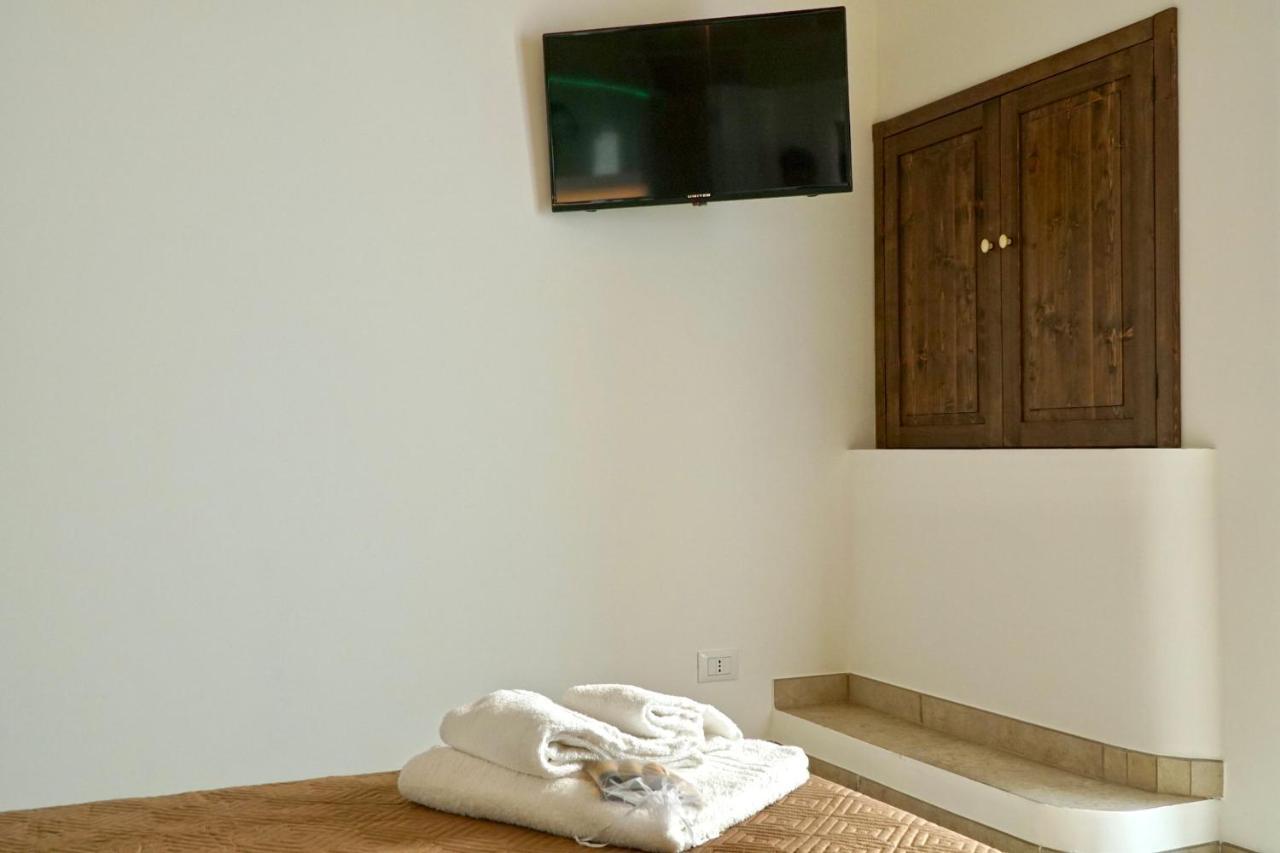 Suite 141 - Luxury B&B โมโนโปลี ภายนอก รูปภาพ
